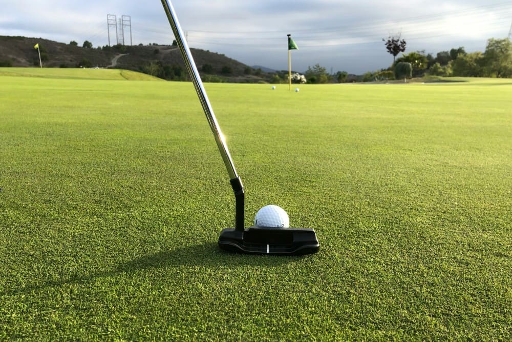 Comment choisir parmi les différents clubs de golf avec la démonstration du putter