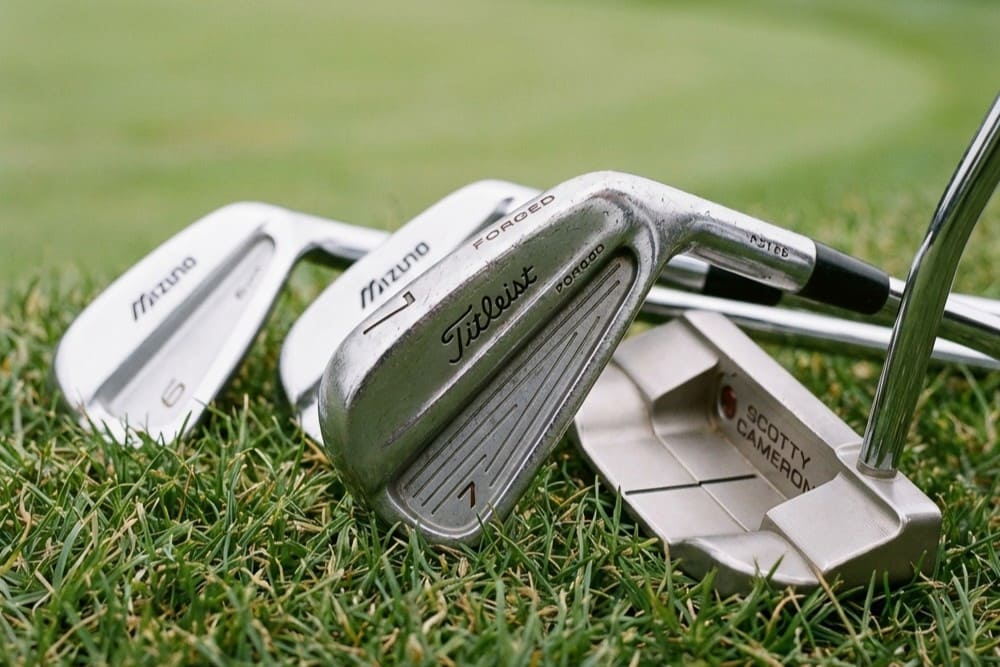 Exemple de clubs pour effectuer une approche roulée au golf