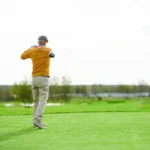 Apprendre le golf à 50 ans : les bons conseils pour bien débuter