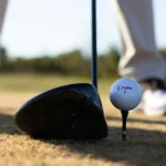 Coup de départ au golf : routine, position et erreurs classiques au tee